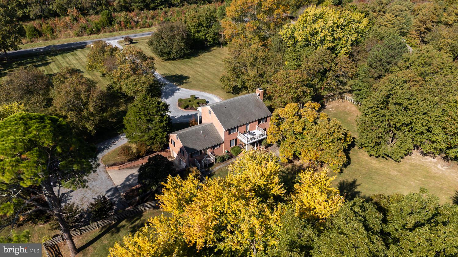 6143 Canterbury Dr