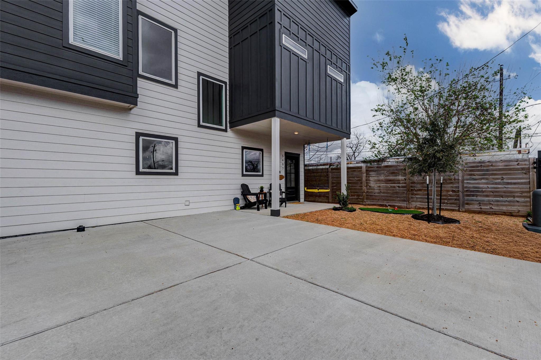 5407 Lee Street
