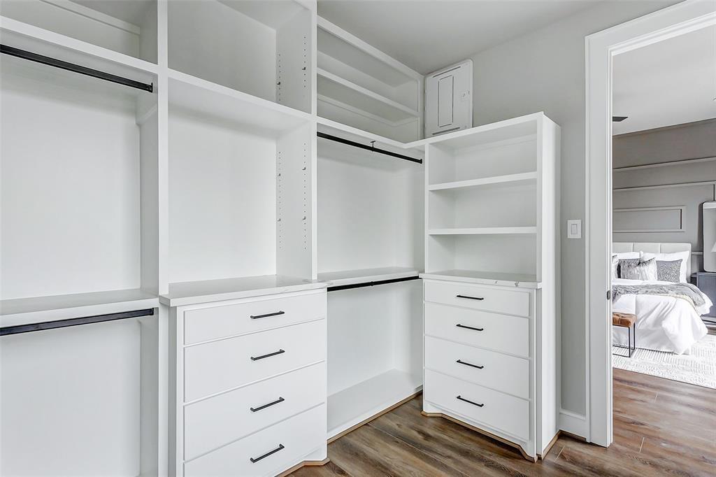 2102,2104,2106 St Emanuel St