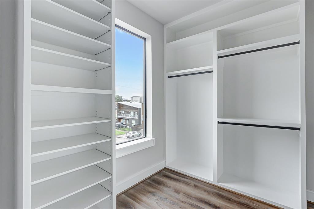 2102,2104,2106 St Emanuel St