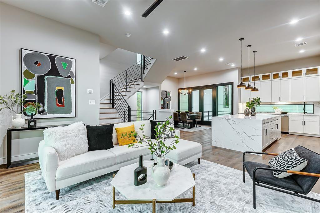 2102,2104,2106 St Emanuel St