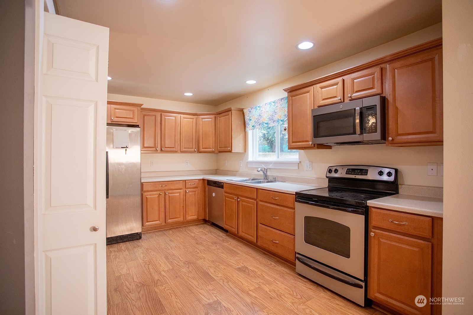 18981 Soundview Boulevard NE