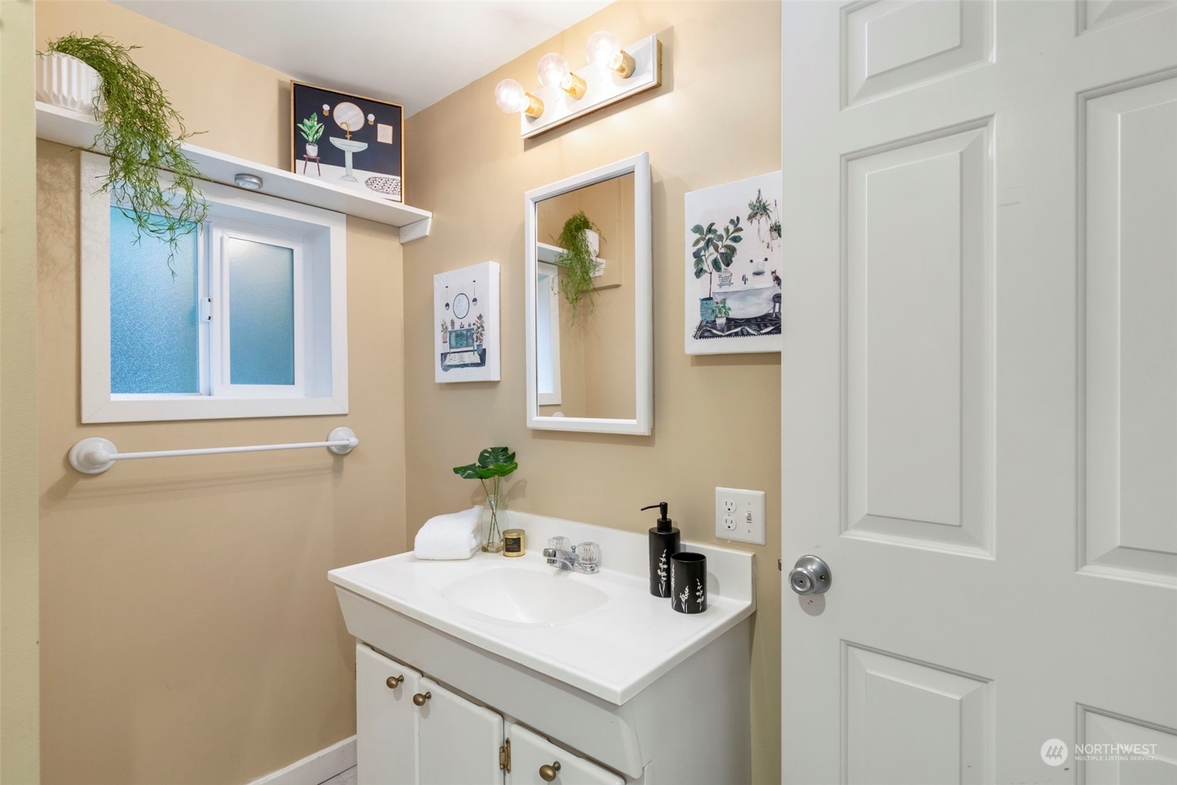 34139 Bridge View Drive NE