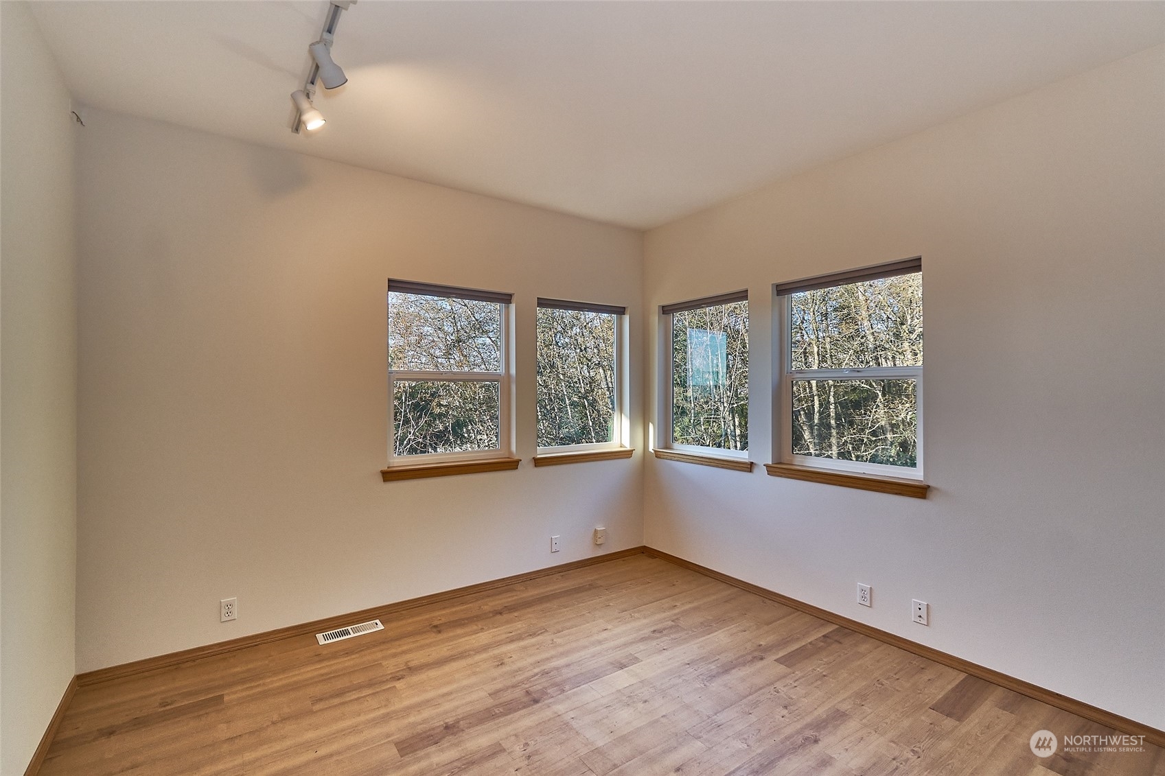 37730 Olympic View Rd NE