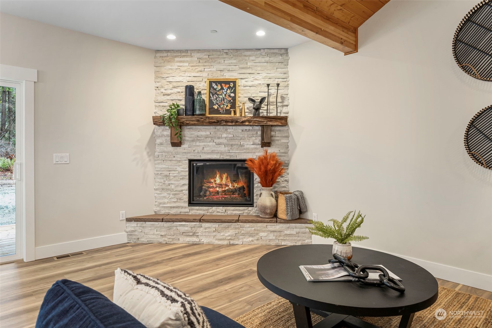 22086 Dewberry Road NE