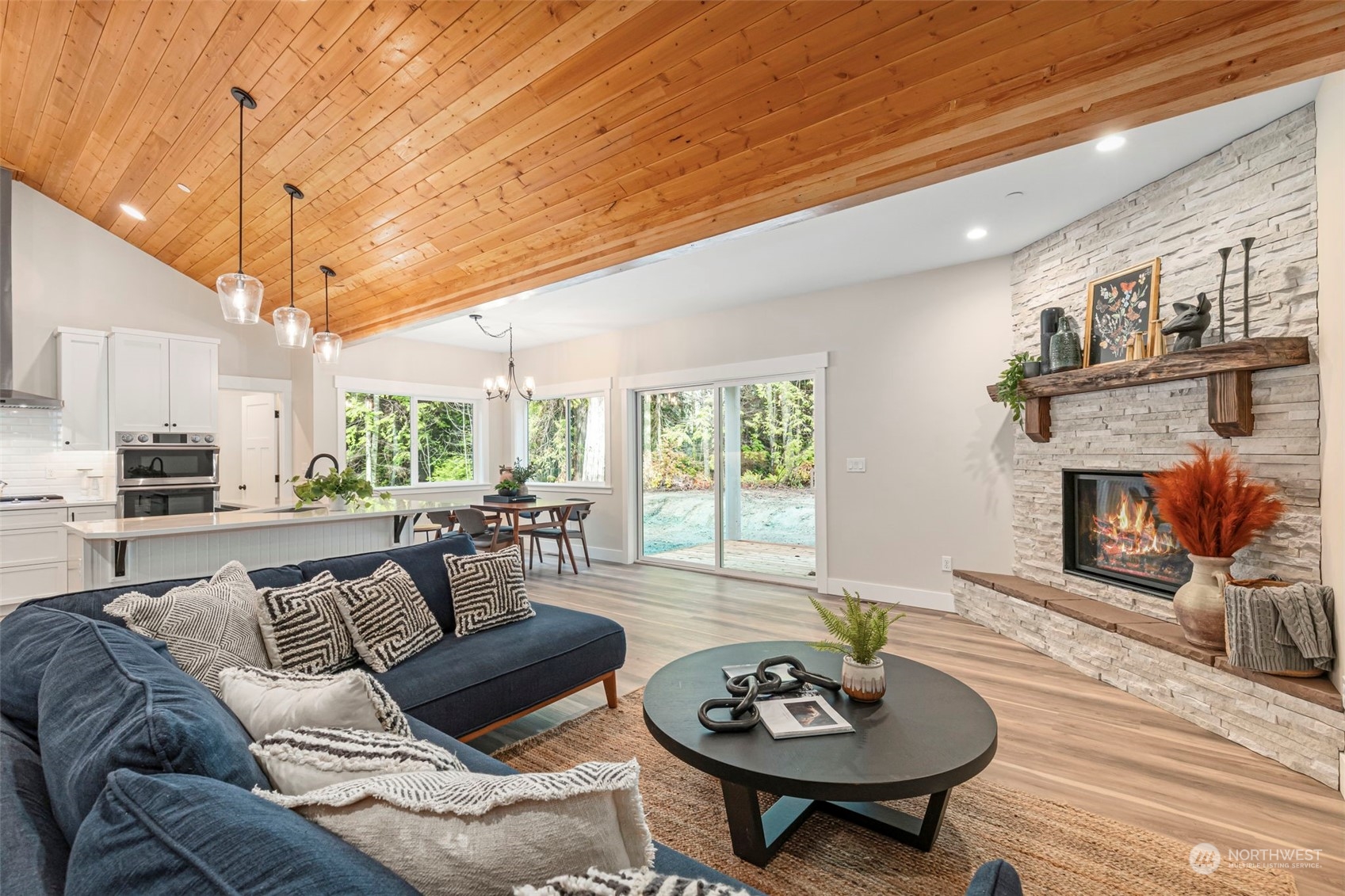 22086 Dewberry Road NE