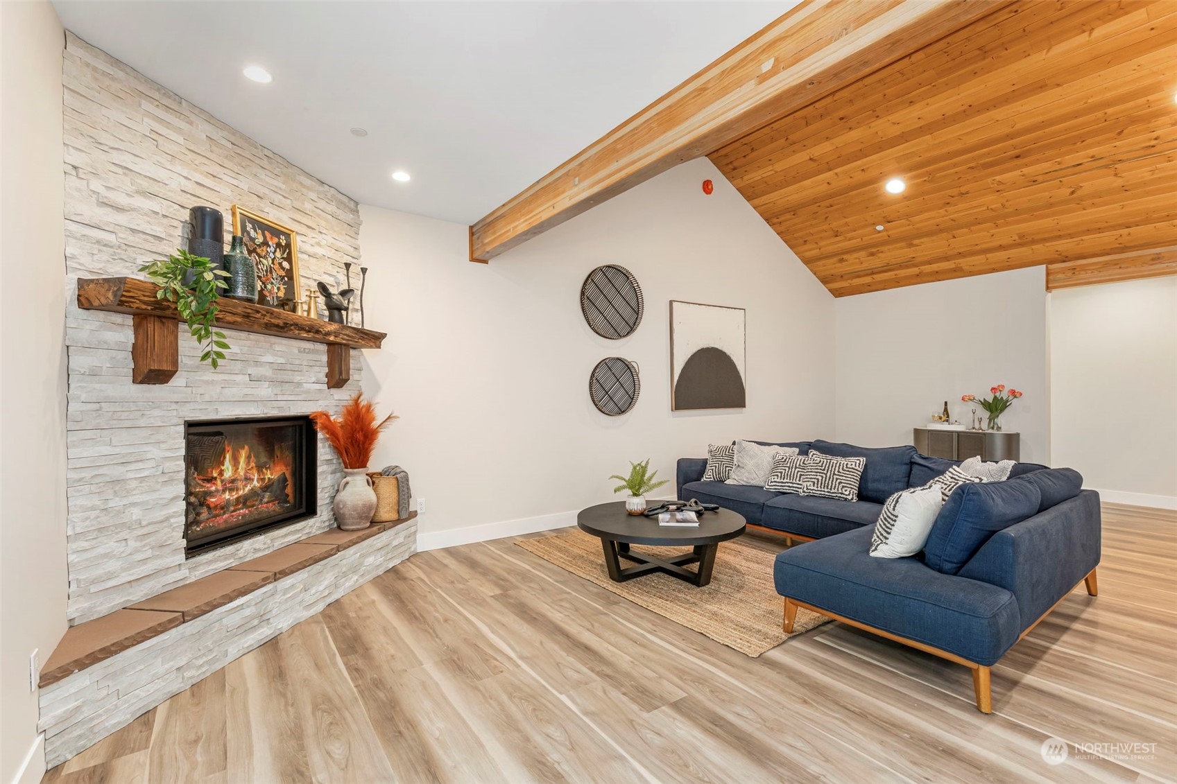 22086 Dewberry Road NE