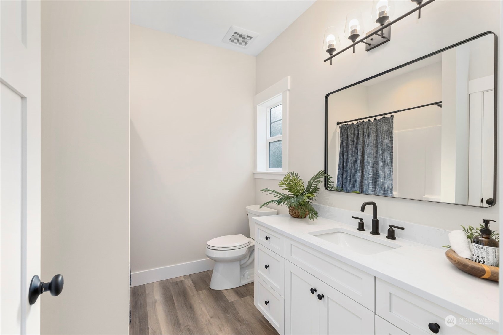 22086 Dewberry Road NE