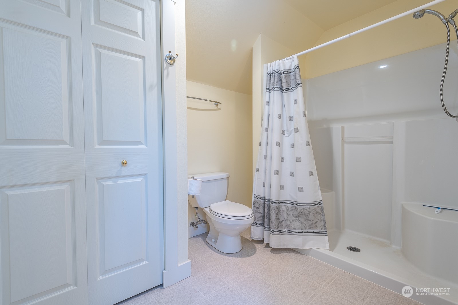 24782 Hillbend Lane NE