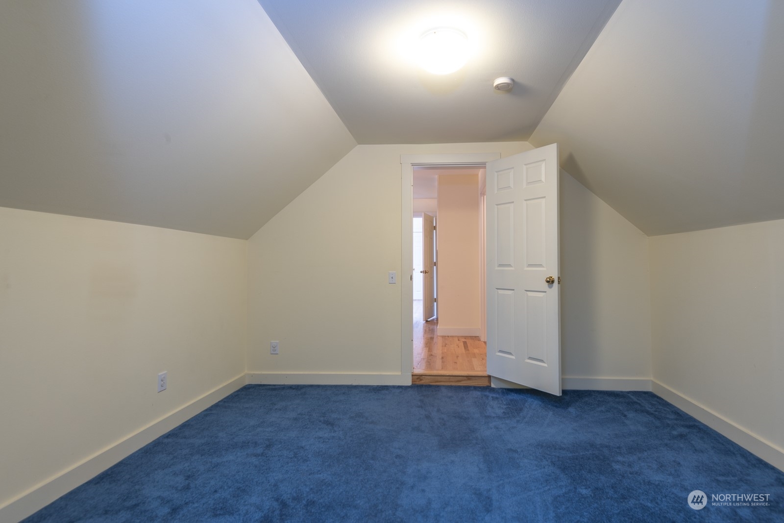 24782 Hillbend Lane NE