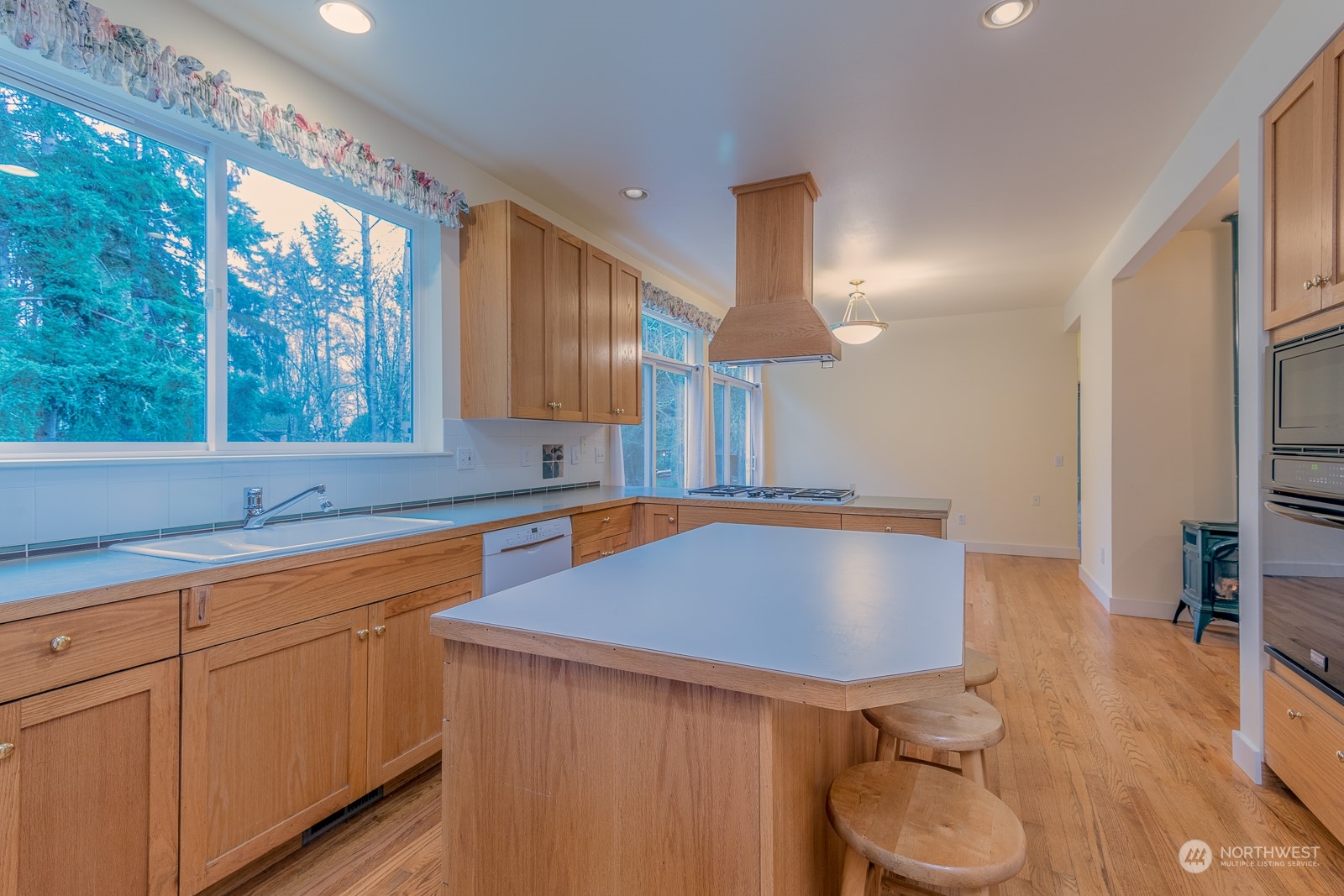 24782 Hillbend Lane NE