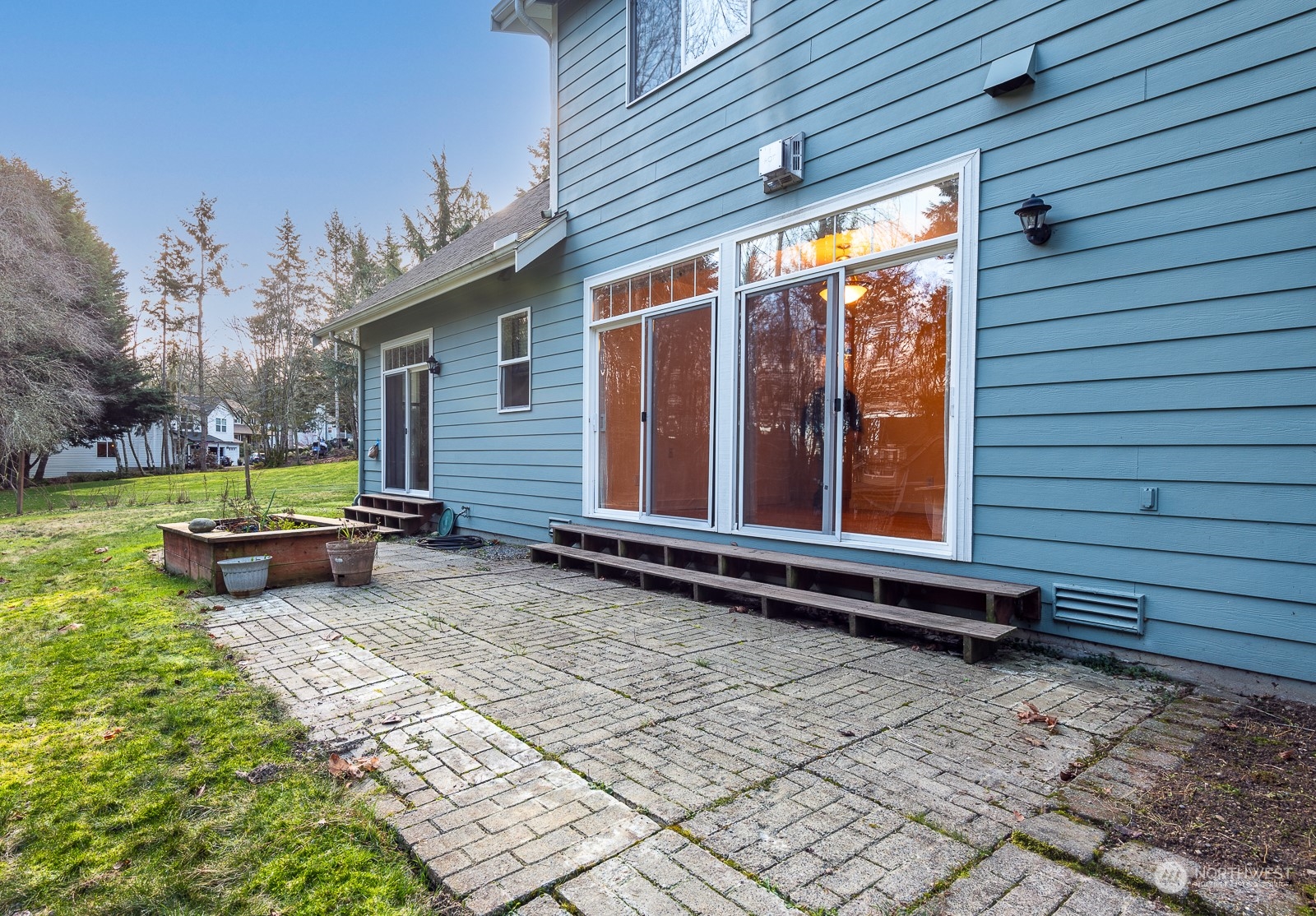 24782 Hillbend Lane NE