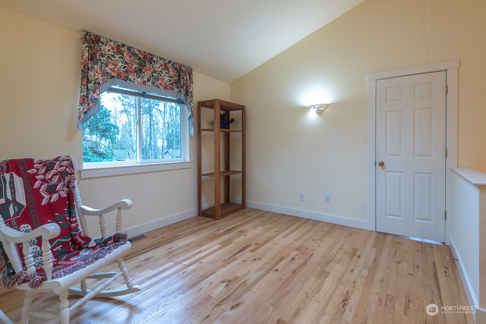 24782 Hillbend Lane NE