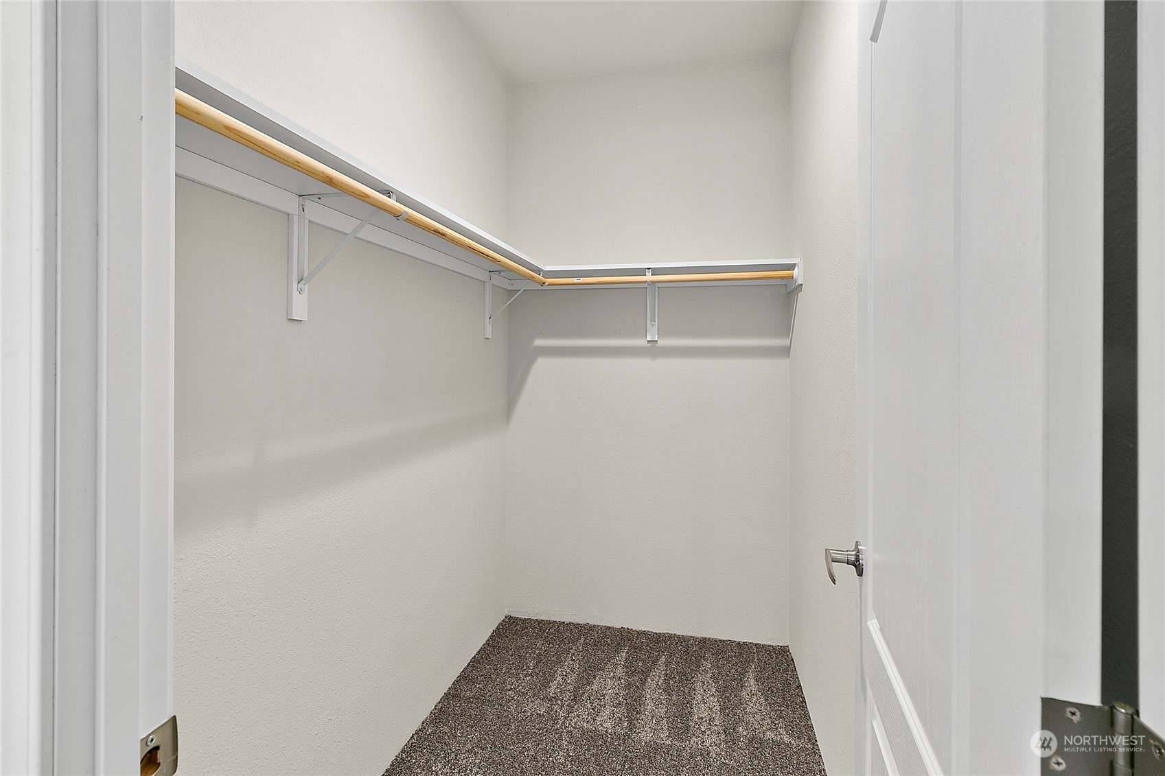 19270 Division Avenue NE