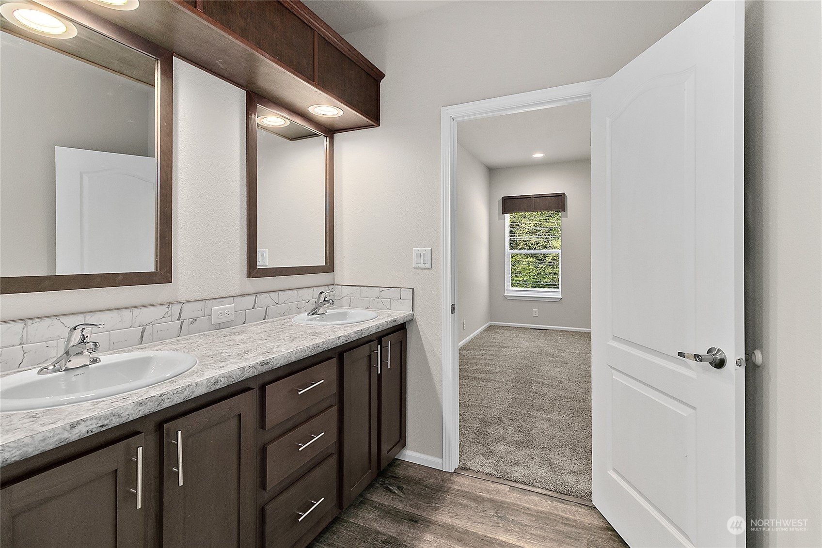 19270 Division Avenue NE