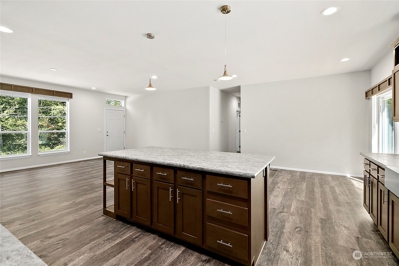 19270 Division Avenue NE