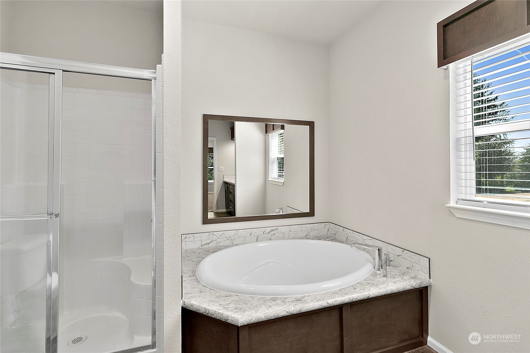 19270 Division Avenue NE