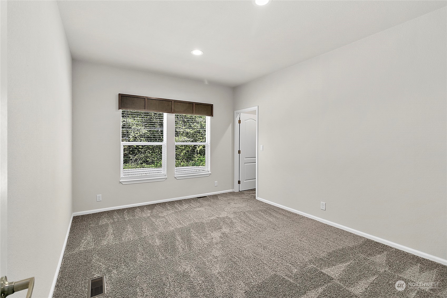 19270 Division Avenue NE