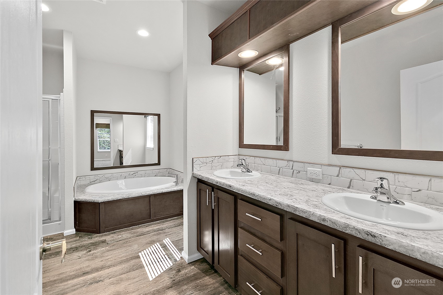 19270 Division Avenue NE