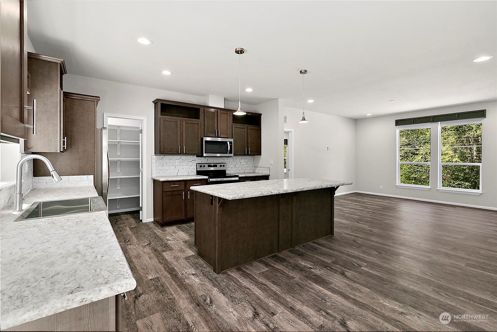 19270 Division Avenue NE