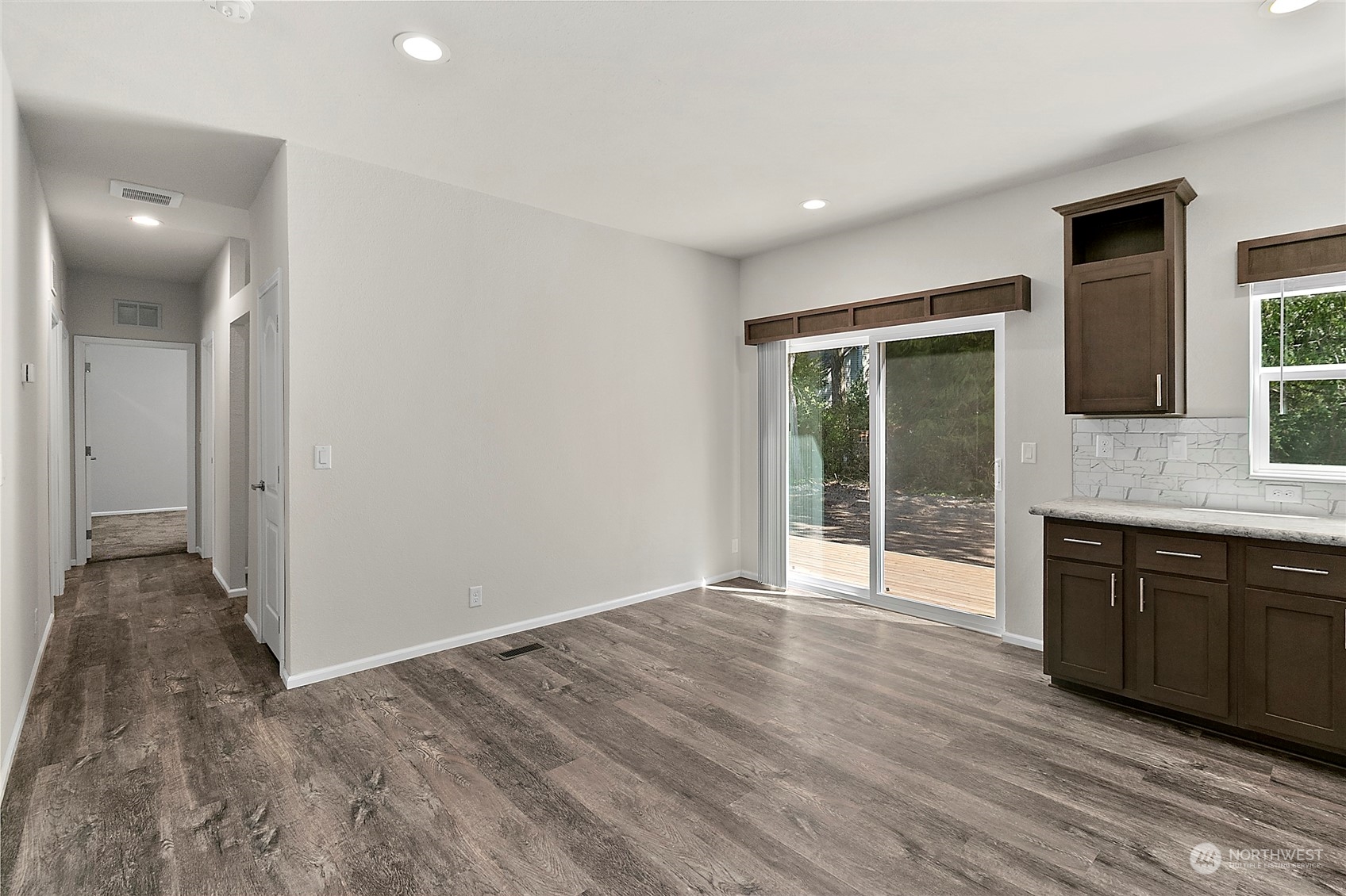 19270 Division Avenue NE