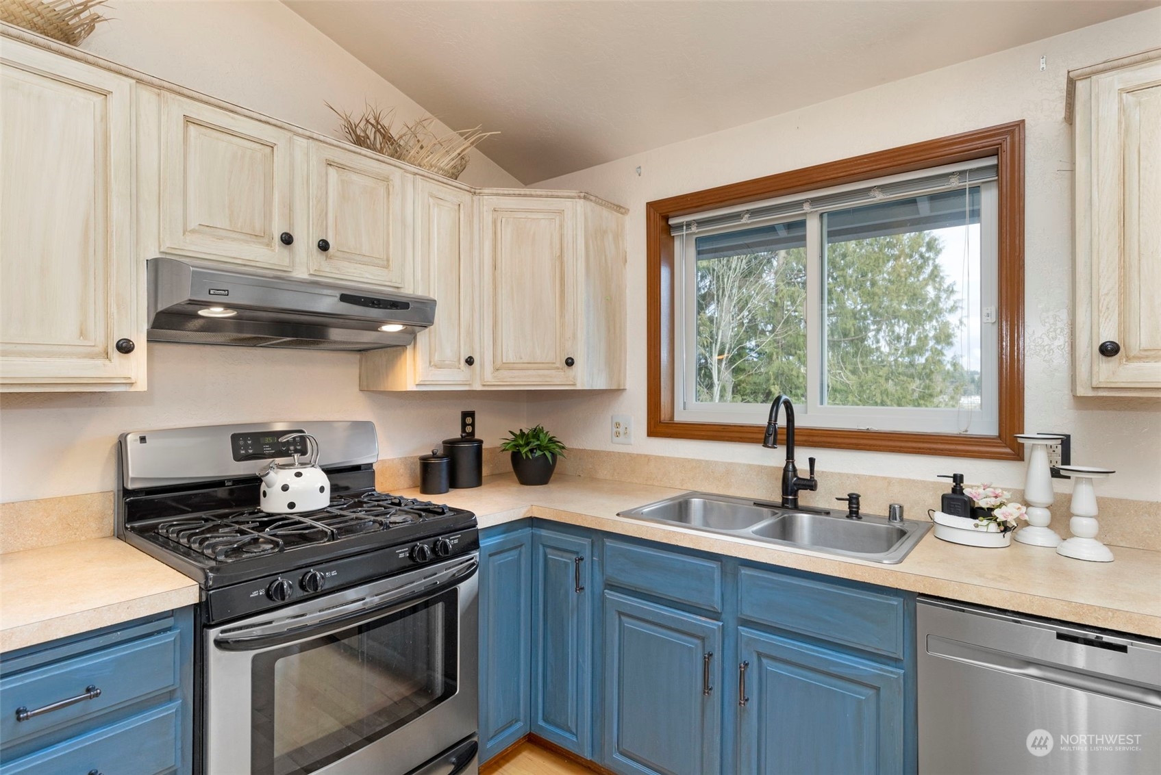 2490 Rocky Point Road NW