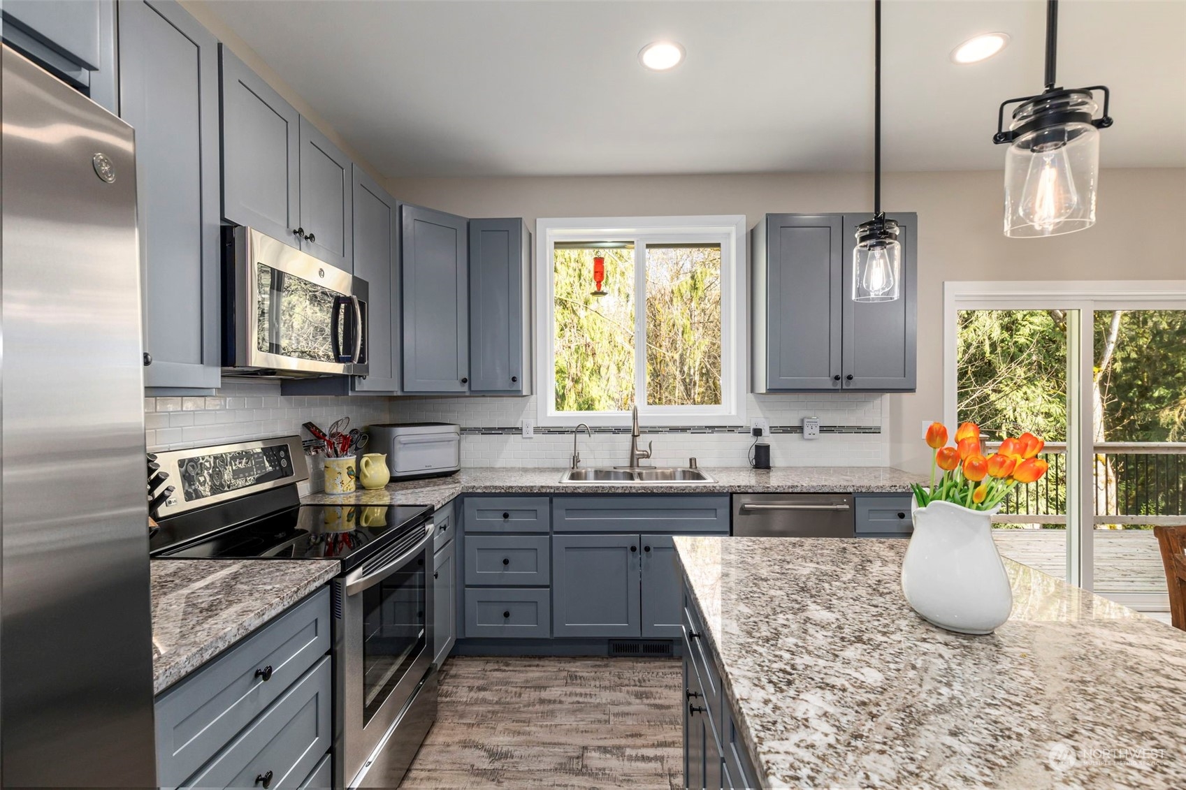 15176 Silverdale Way NW