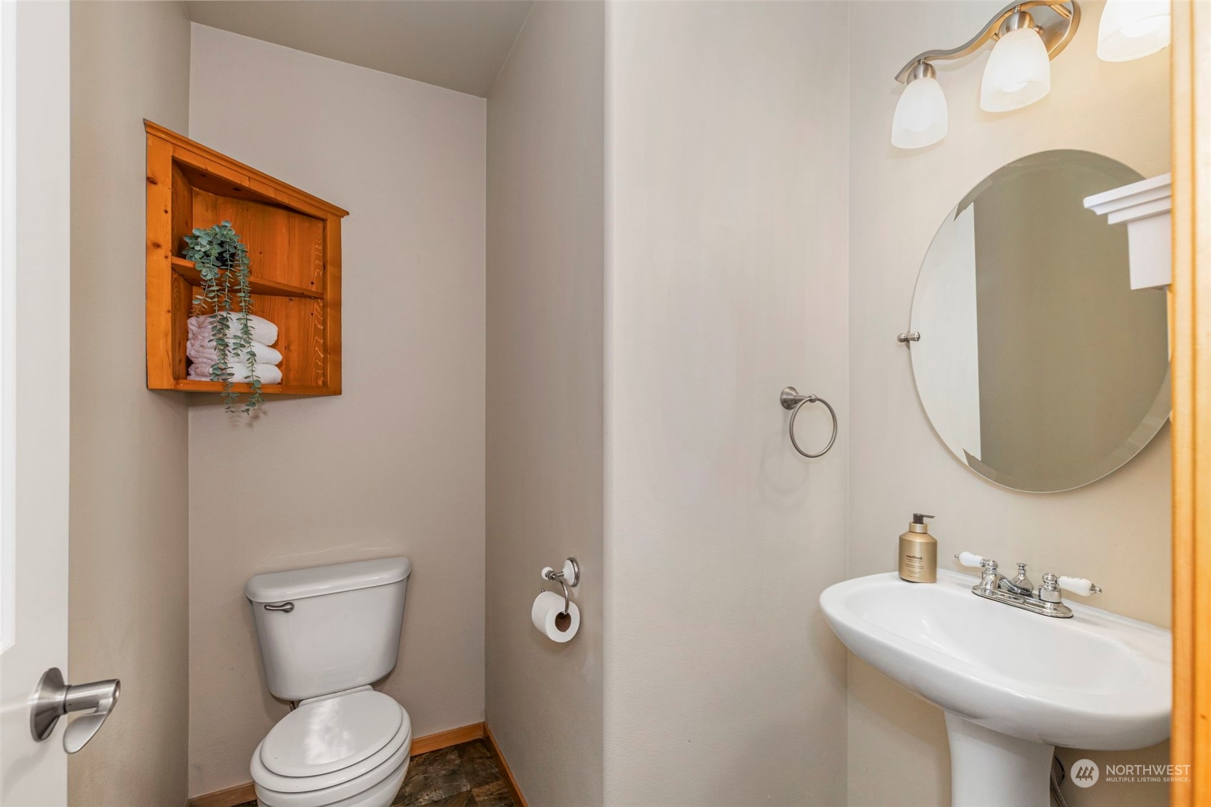 8810 NE Maple Avenue