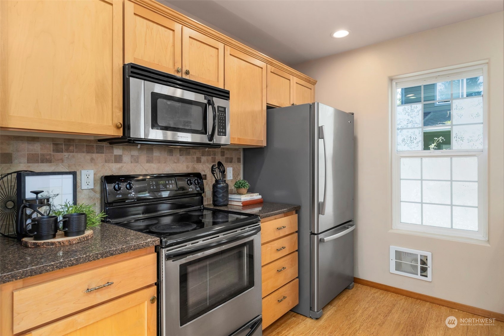 8810 NE Maple Avenue