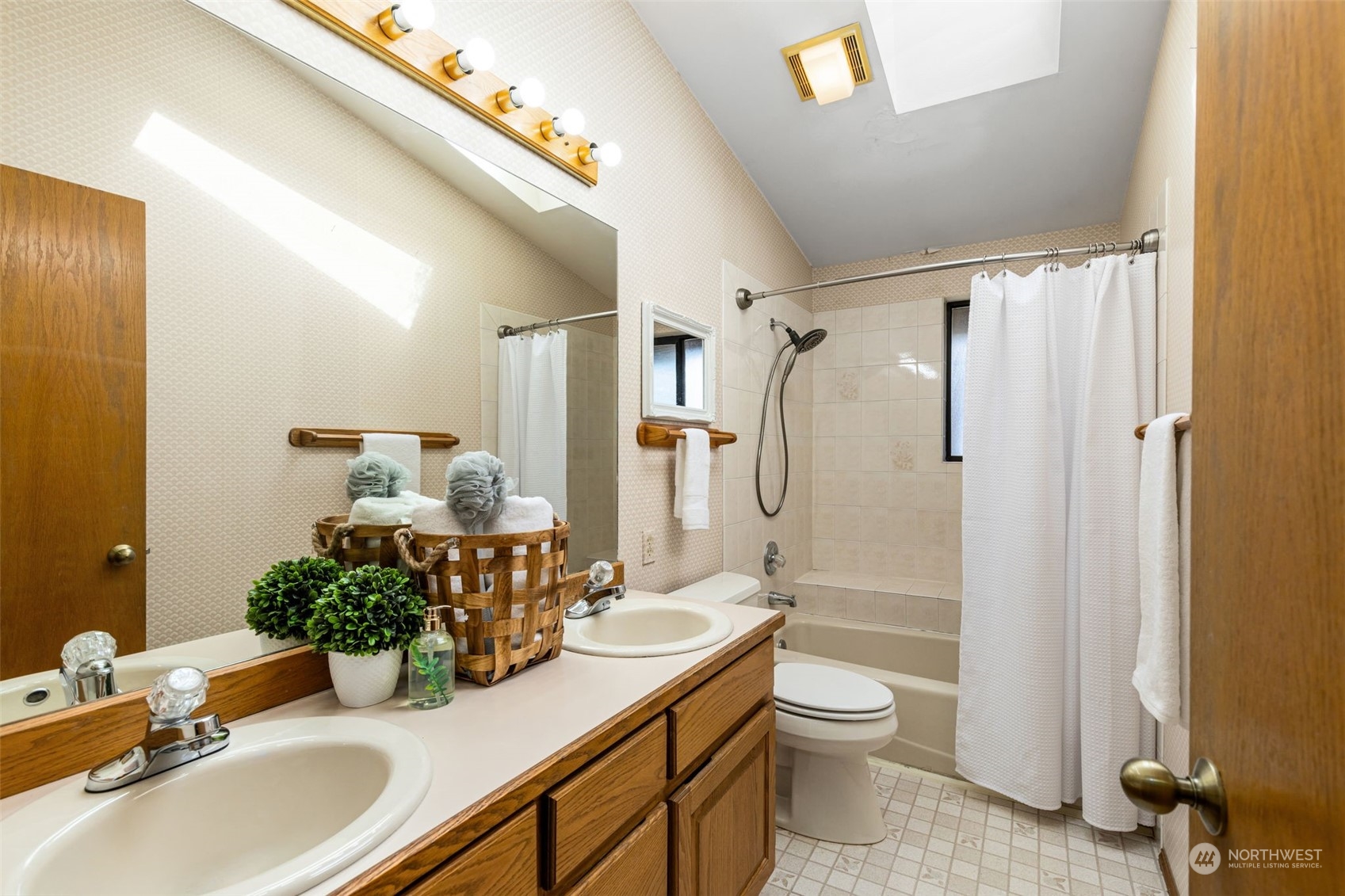 34567 Hood Canal Drive NE