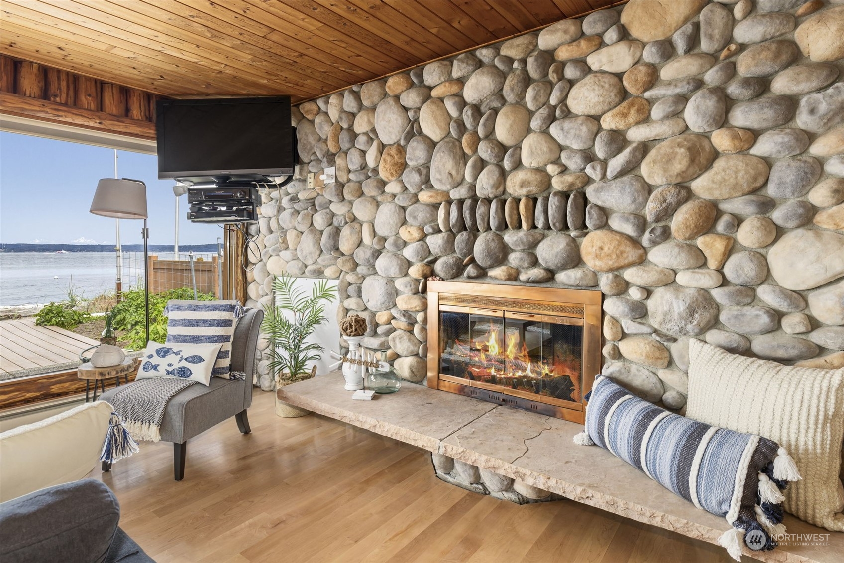 7758 NE Point No Point Road