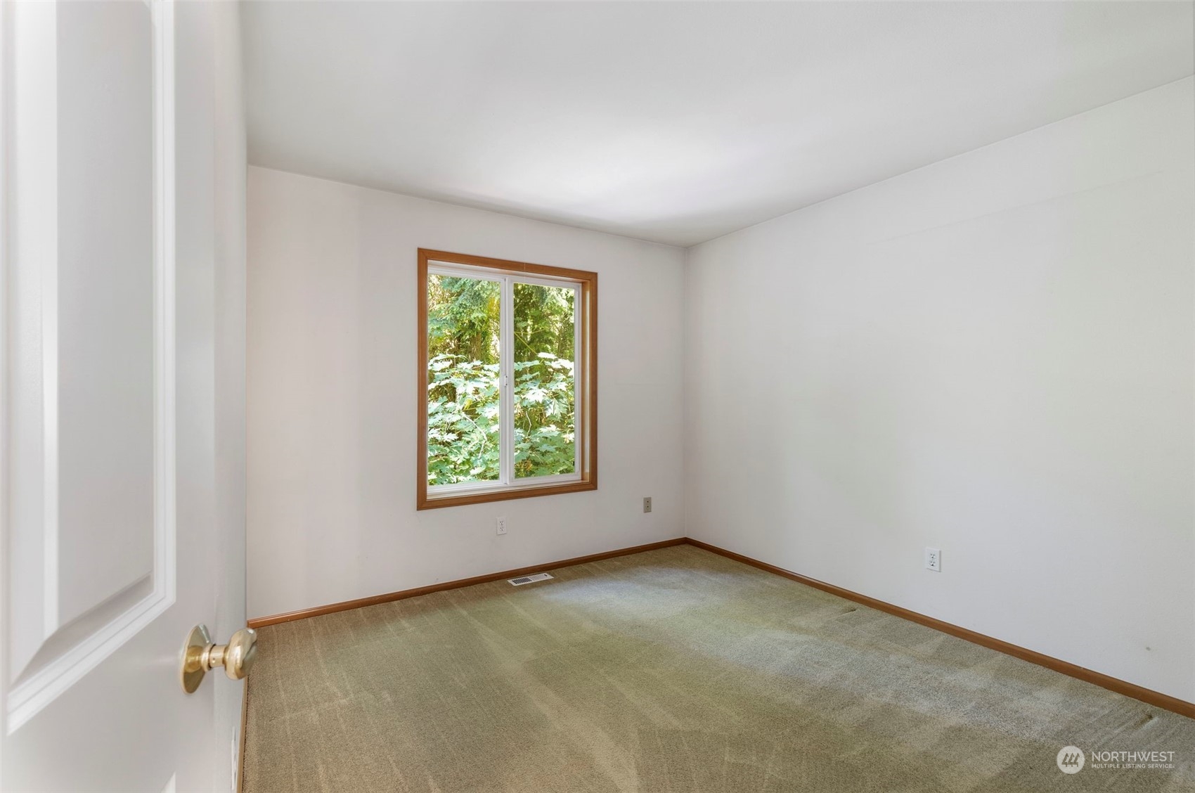 20281 Indianola Road NE