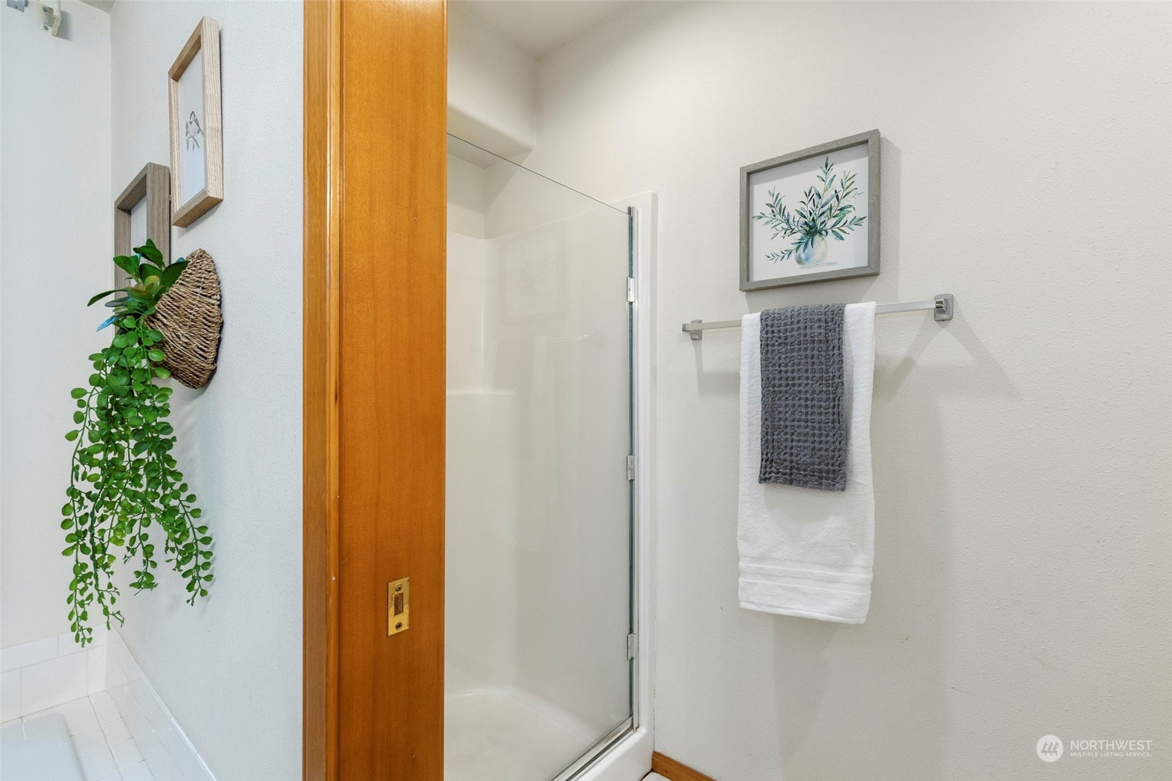 20281 Indianola Road NE