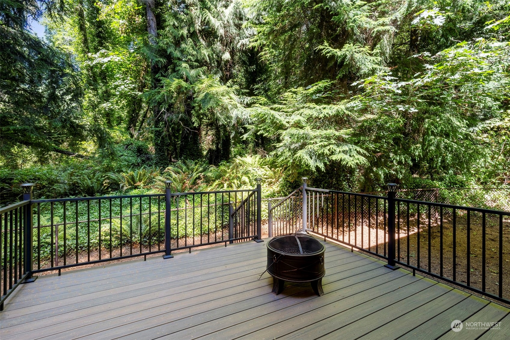 20281 Indianola Road NE