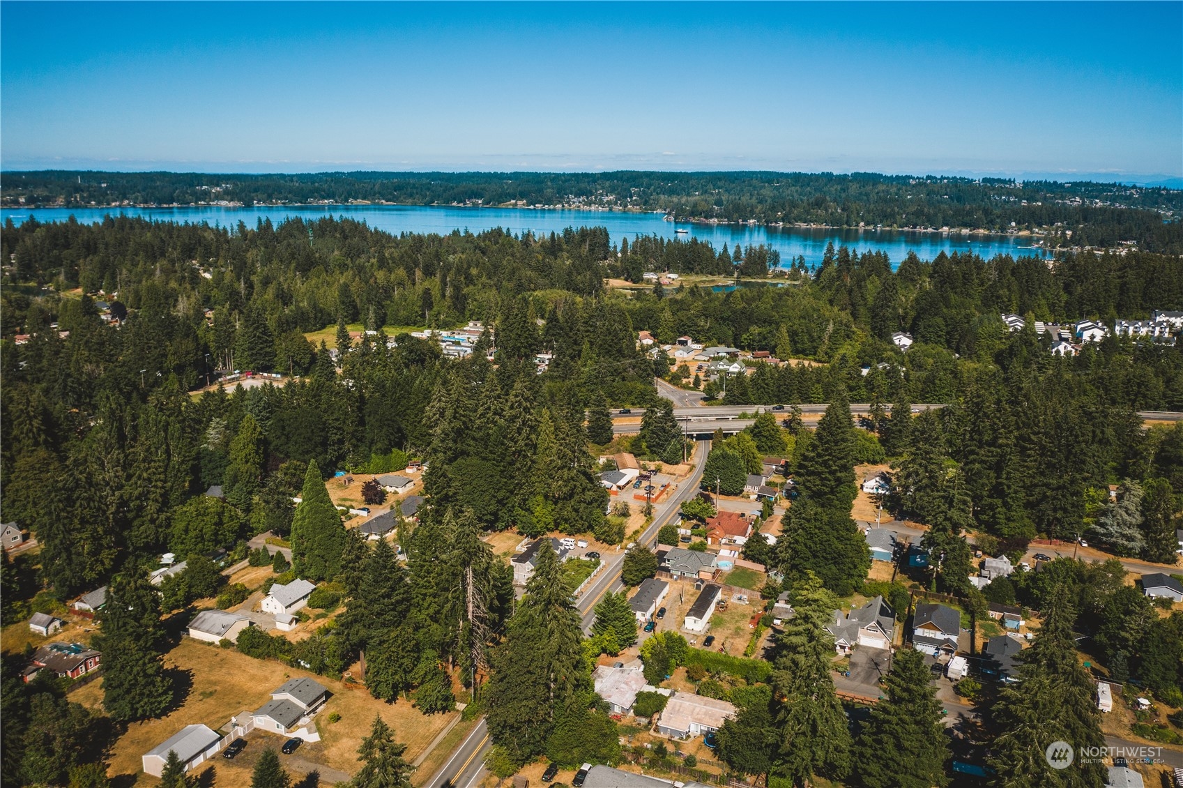 2565 Erlands Point Road NW