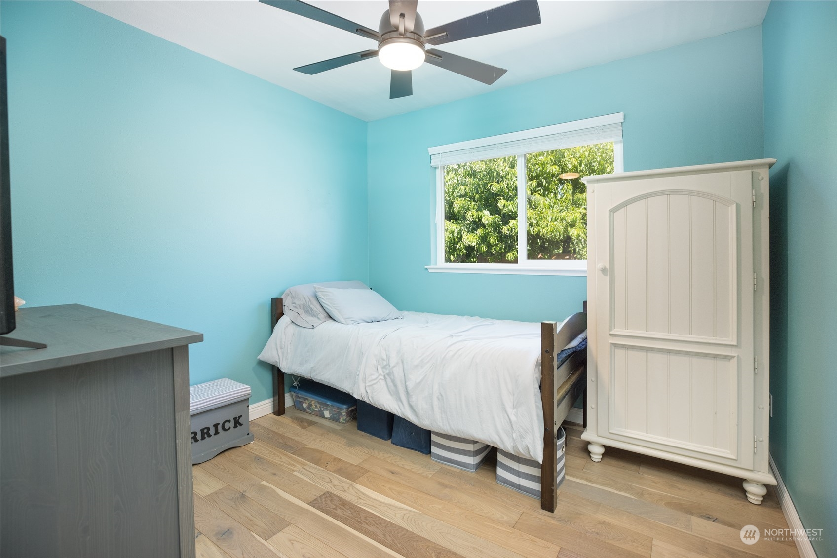 2565 Erlands Point Road NW