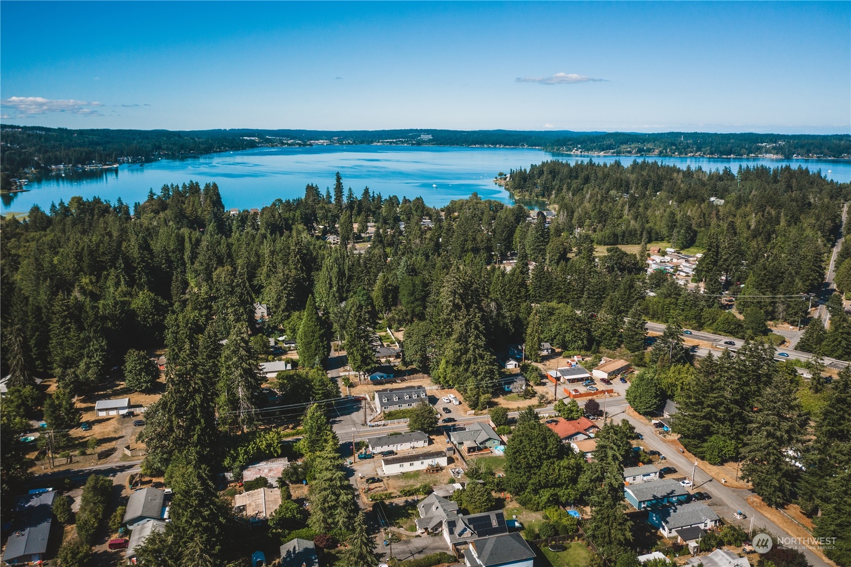 2565 Erlands Point Road NW