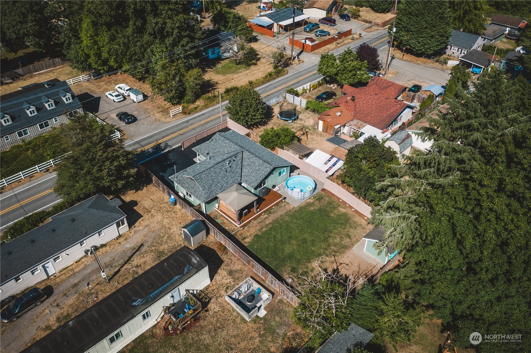 2565 Erlands Point Road NW