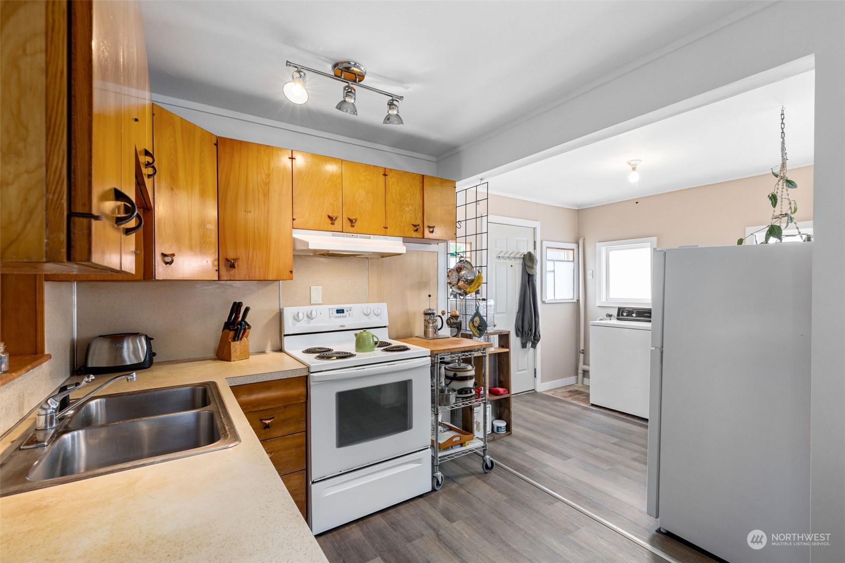 2450 Rocky Point Road NW