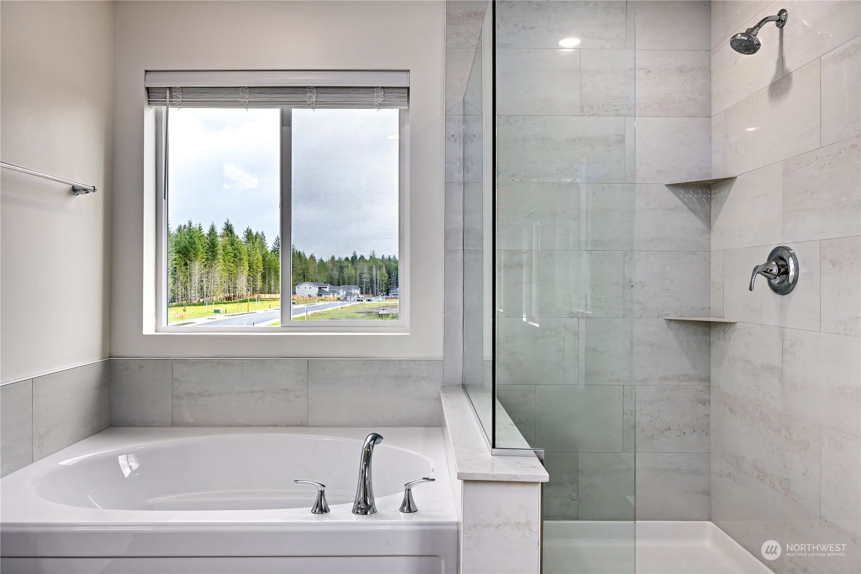 1939 NW Meadowview Drive Unit: 39