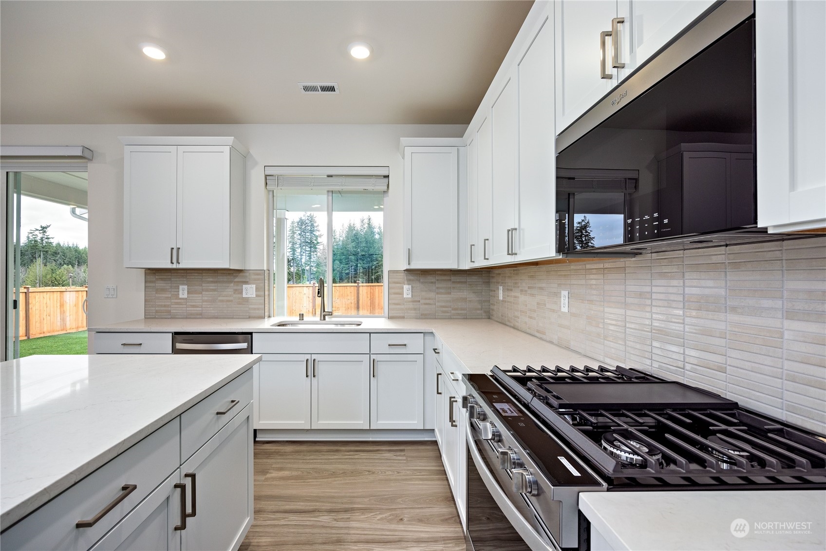 1939 NW Meadowview Drive Unit: 39