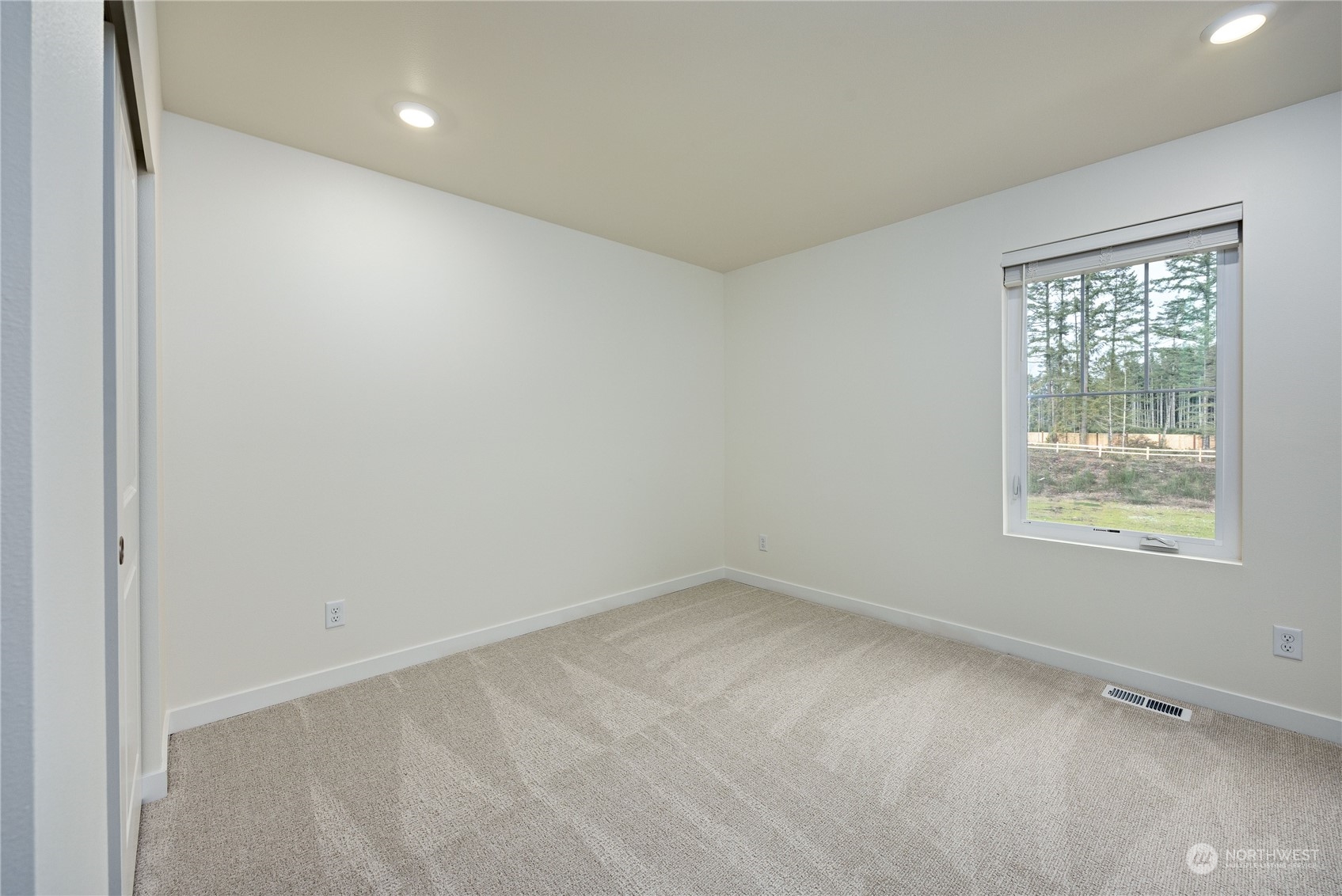 1939 NW Meadowview Drive Unit: 39