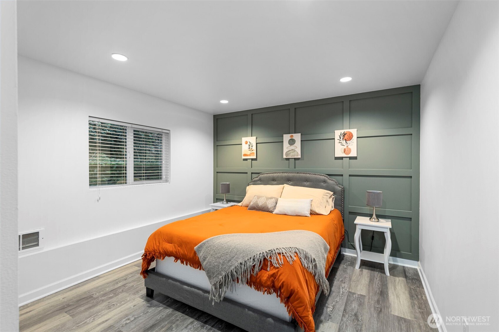 22789 South Kingston Road NE