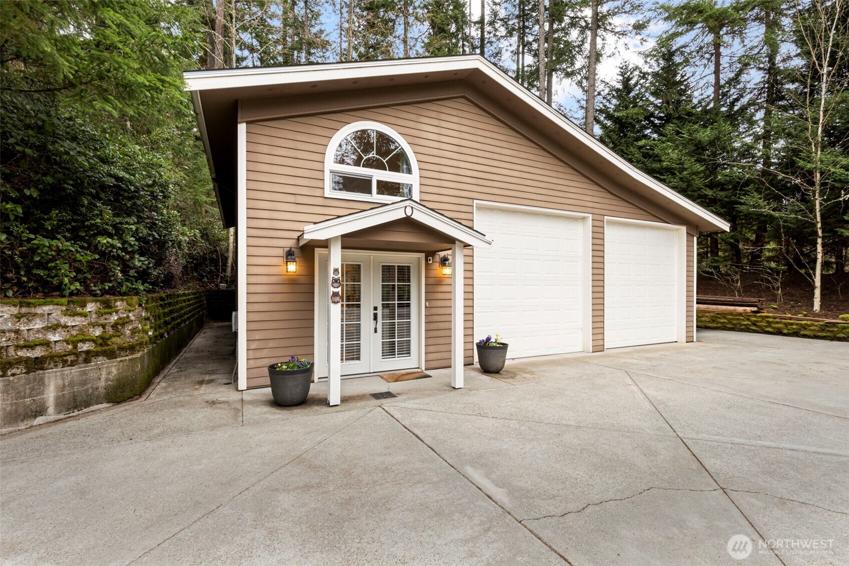 22789 South Kingston Road NE