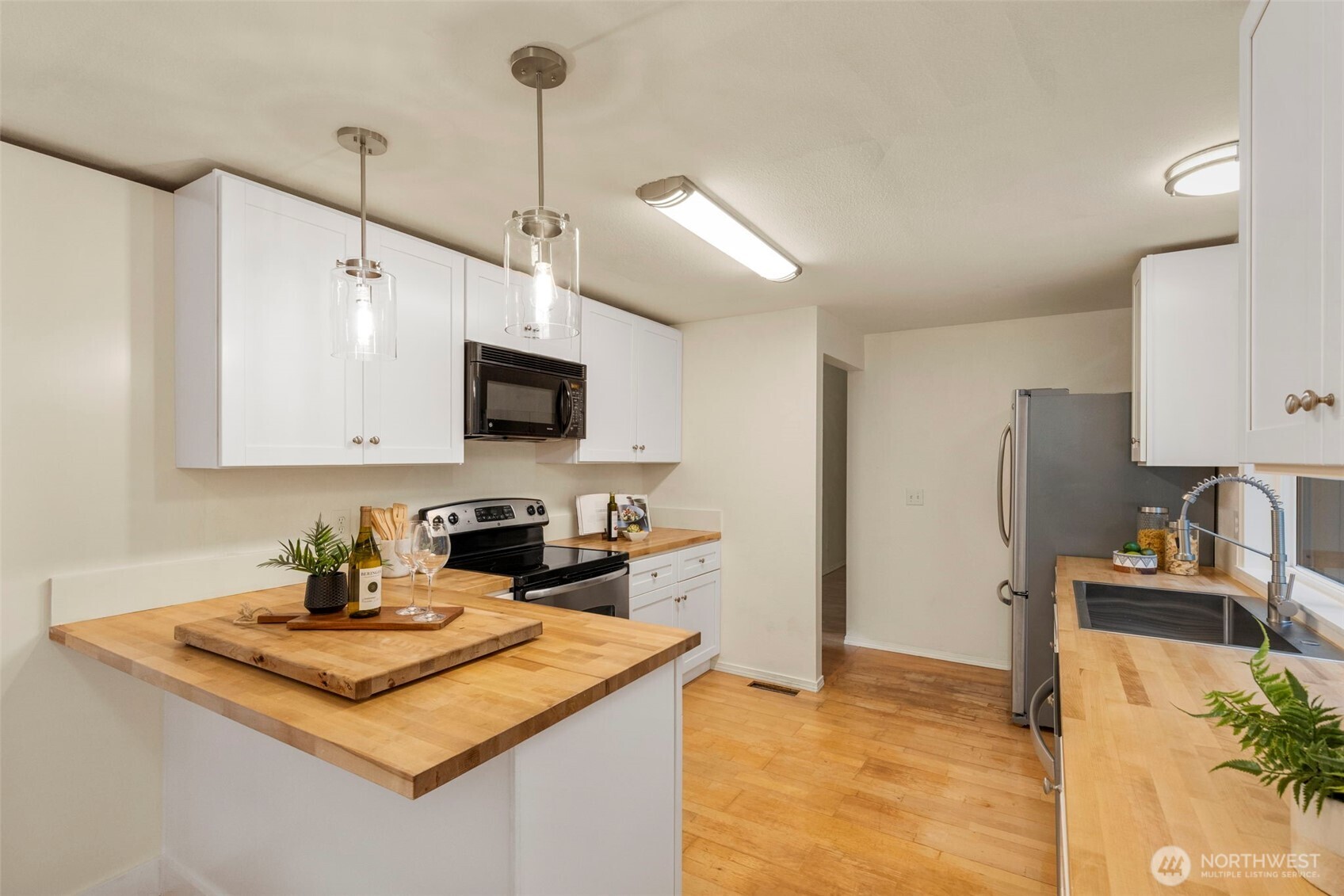 10035 NE Kingston Farm Road