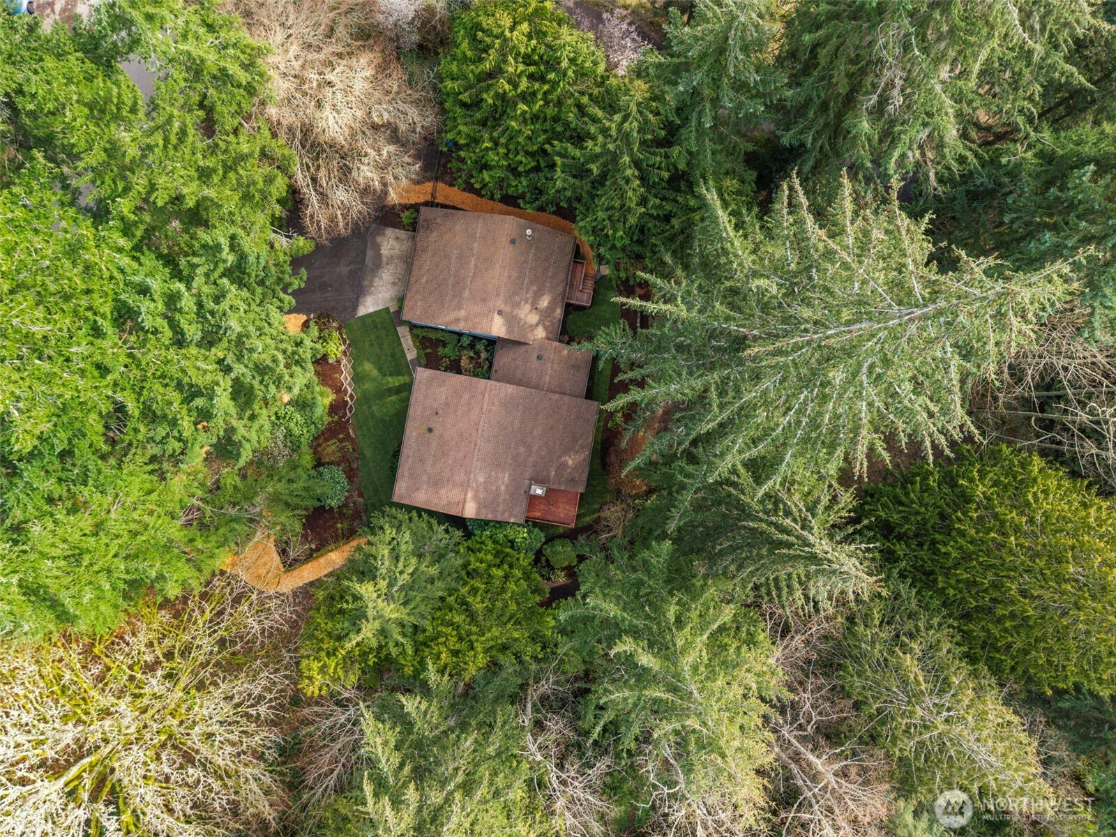 10035 NE Kingston Farm Road