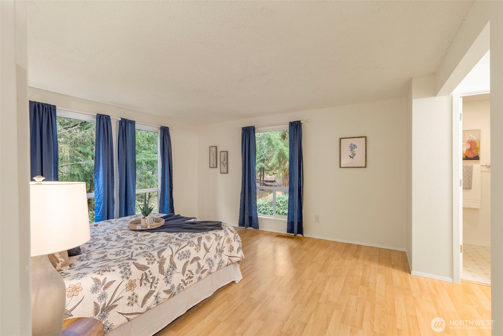 10035 NE Kingston Farm Road