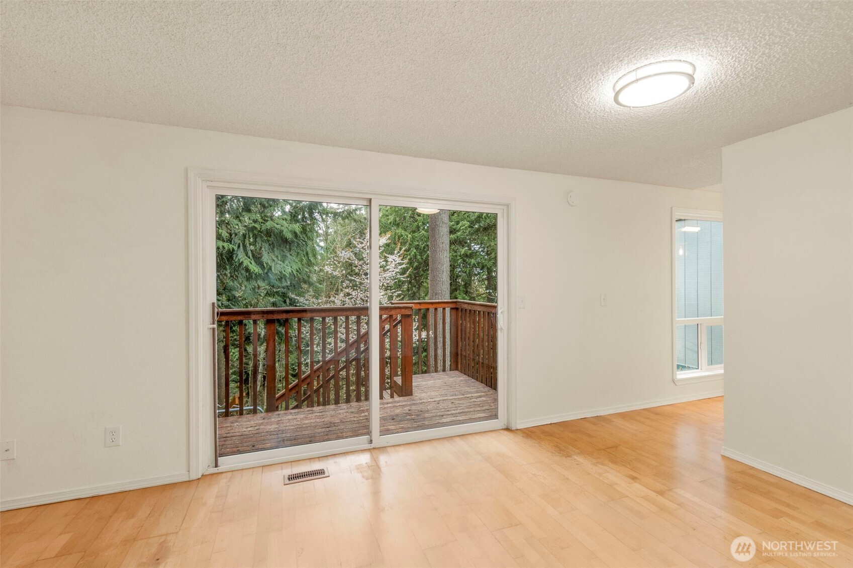 10035 NE Kingston Farm Road