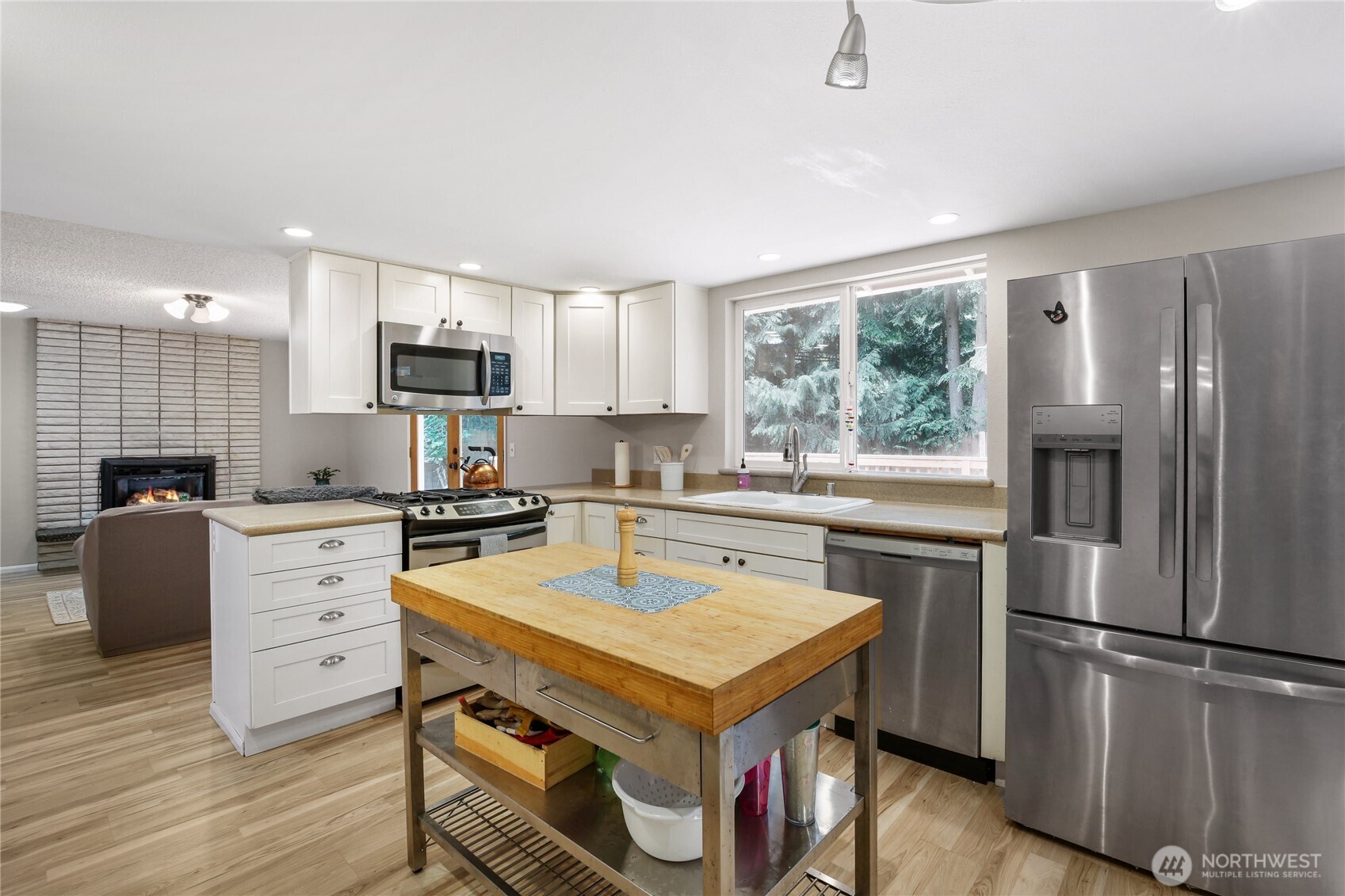 8200 NE View Ridge Lane