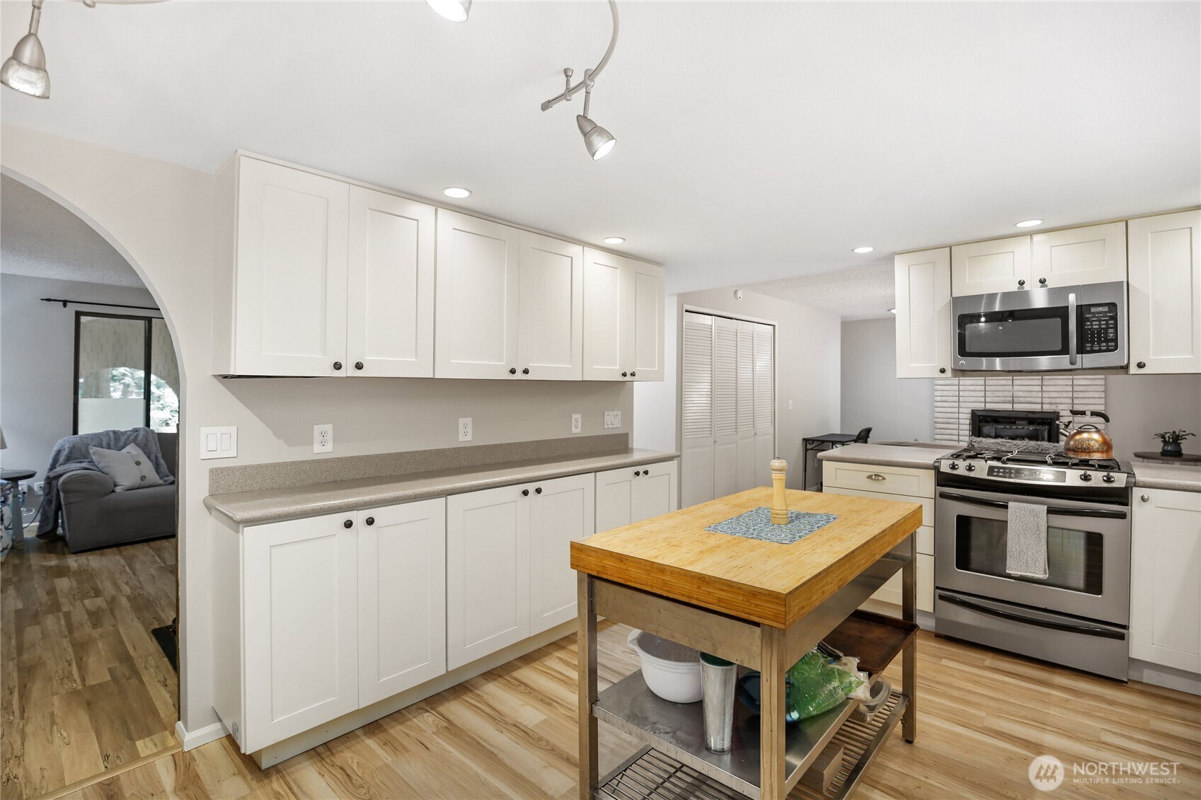 8200 NE View Ridge Lane